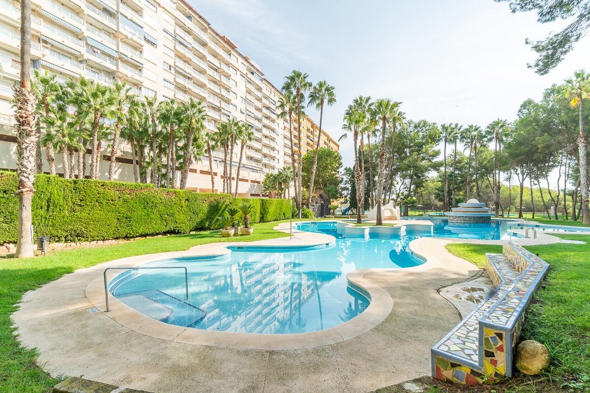 For sale - 3 Bedroom 1 Bathroom Apartment in Orihuela Costa - Campoamor  - Alicante
