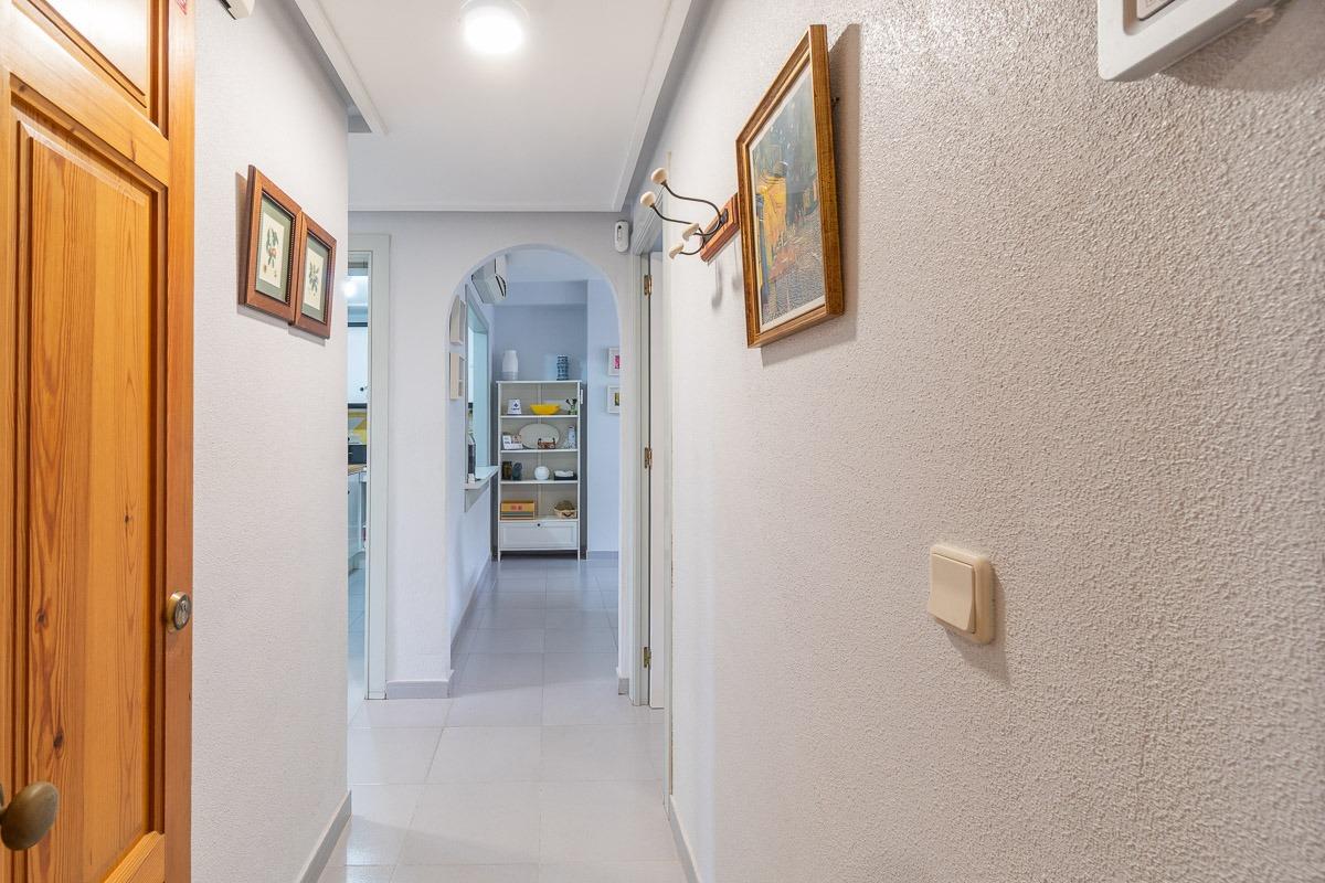 For sale - 3 Bedroom 1 Bathroom Apartment in Orihuela Costa - Campoamor  - Alicante