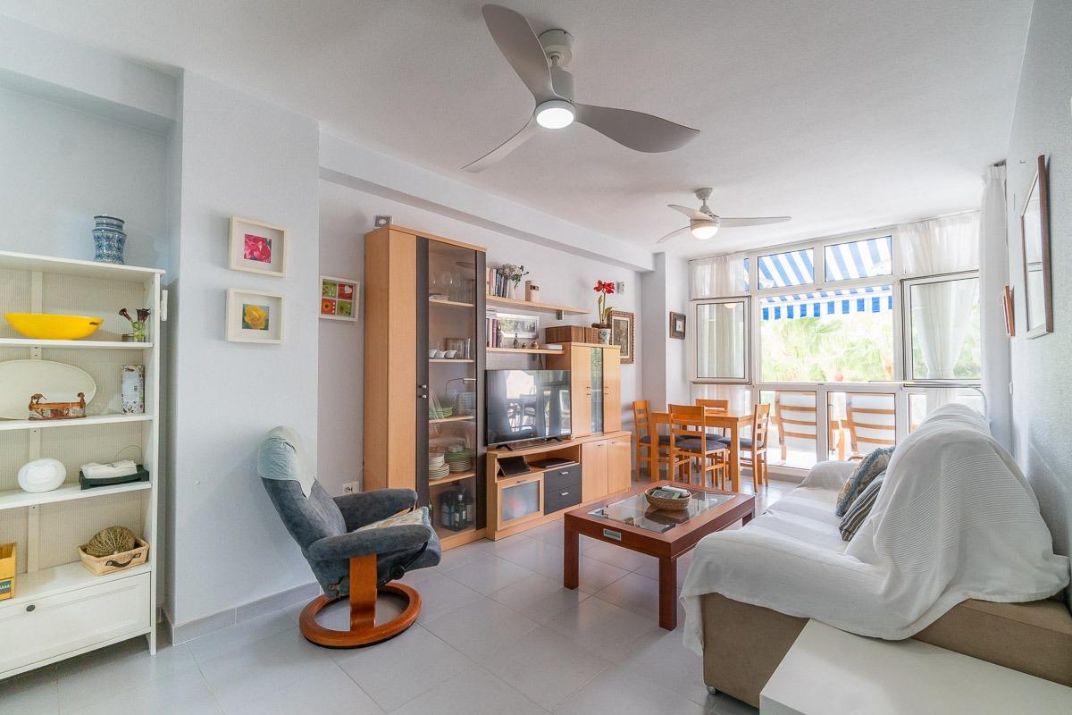 For sale - 3 Bedroom 1 Bathroom Apartment in Orihuela Costa - Campoamor  - Alicante