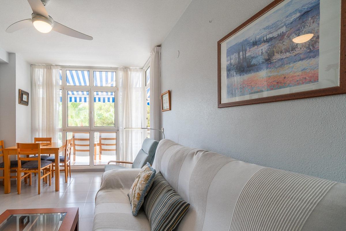 For sale - 3 Bedroom 1 Bathroom Apartment in Orihuela Costa - Campoamor  - Alicante