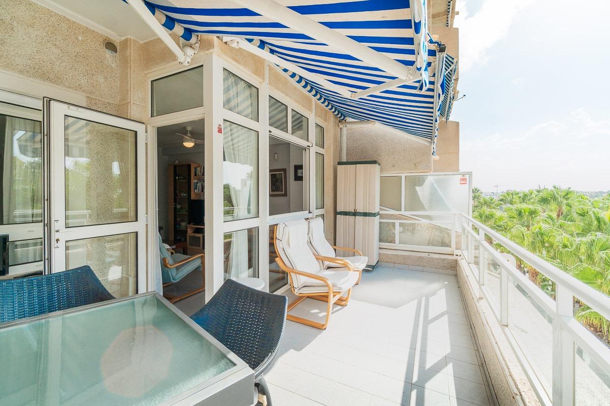 For sale - 3 Bedroom 1 Bathroom Apartment in Orihuela Costa - Campoamor  - Alicante