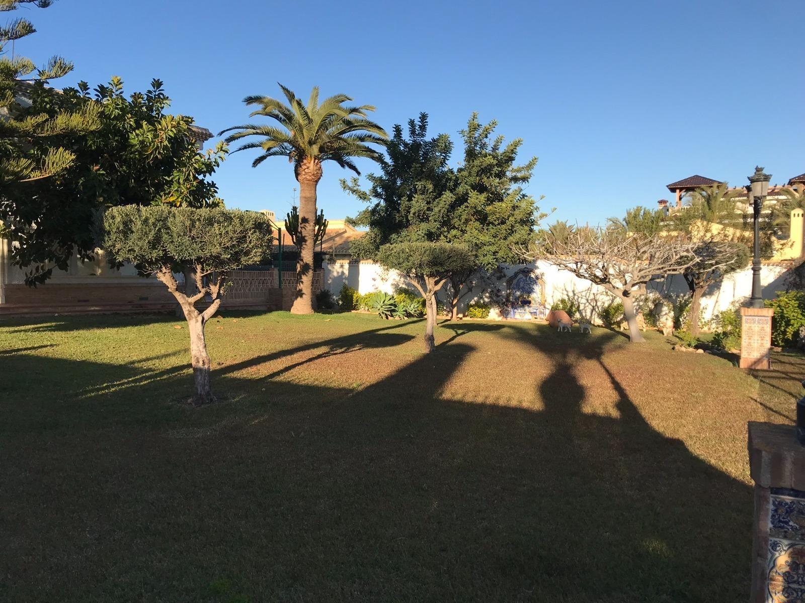For sale - 7 Bedroom 4 Bathroom Villa in Orihuela Costa - Cabo Roig  - Alicante