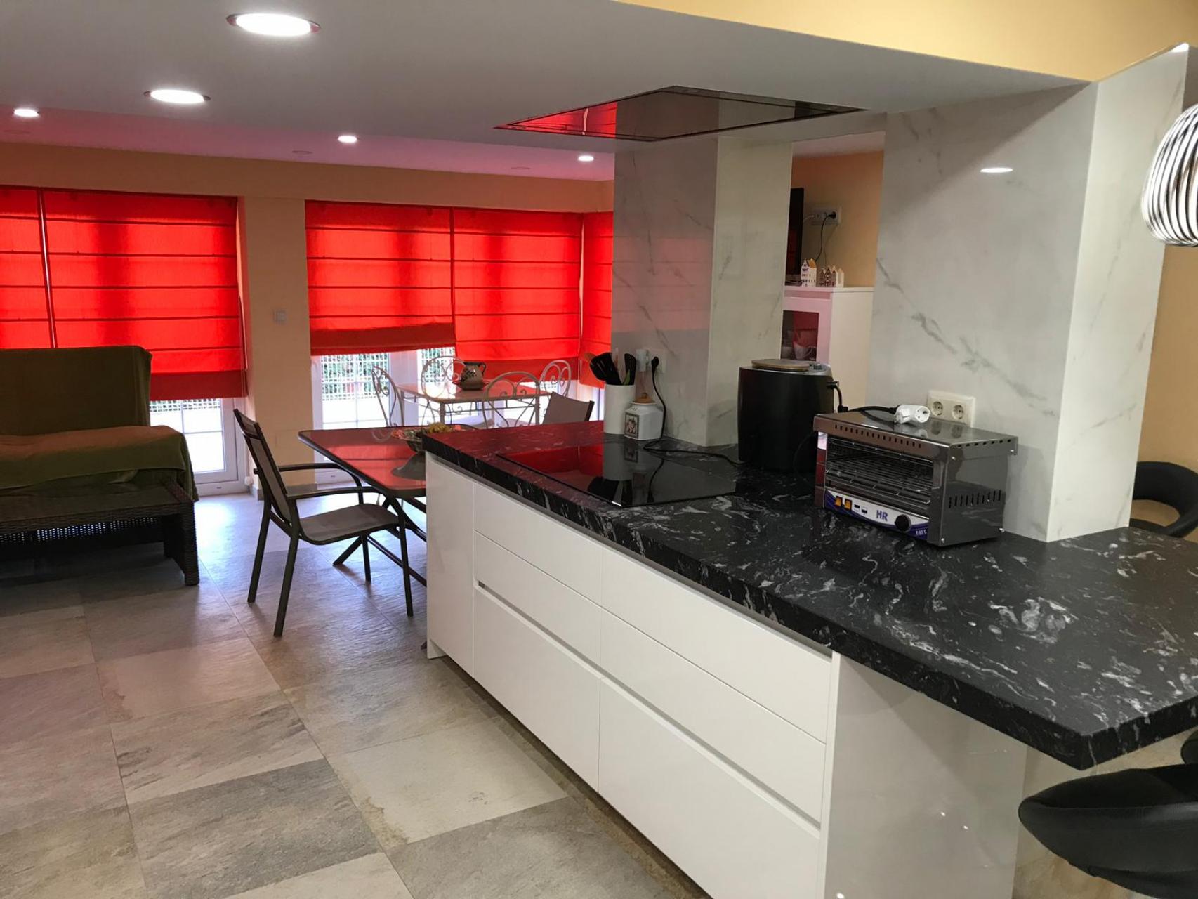 For sale - 6 Bedroom 3 Bathroom Villa in Orihuela Costa - Costa Blanca  - Alicante