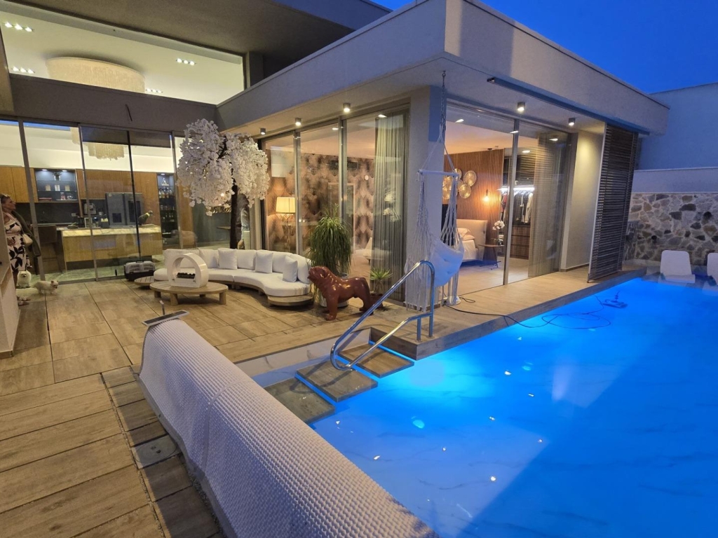 4 Bedroom 3 Bathroom Villa in Benijofar