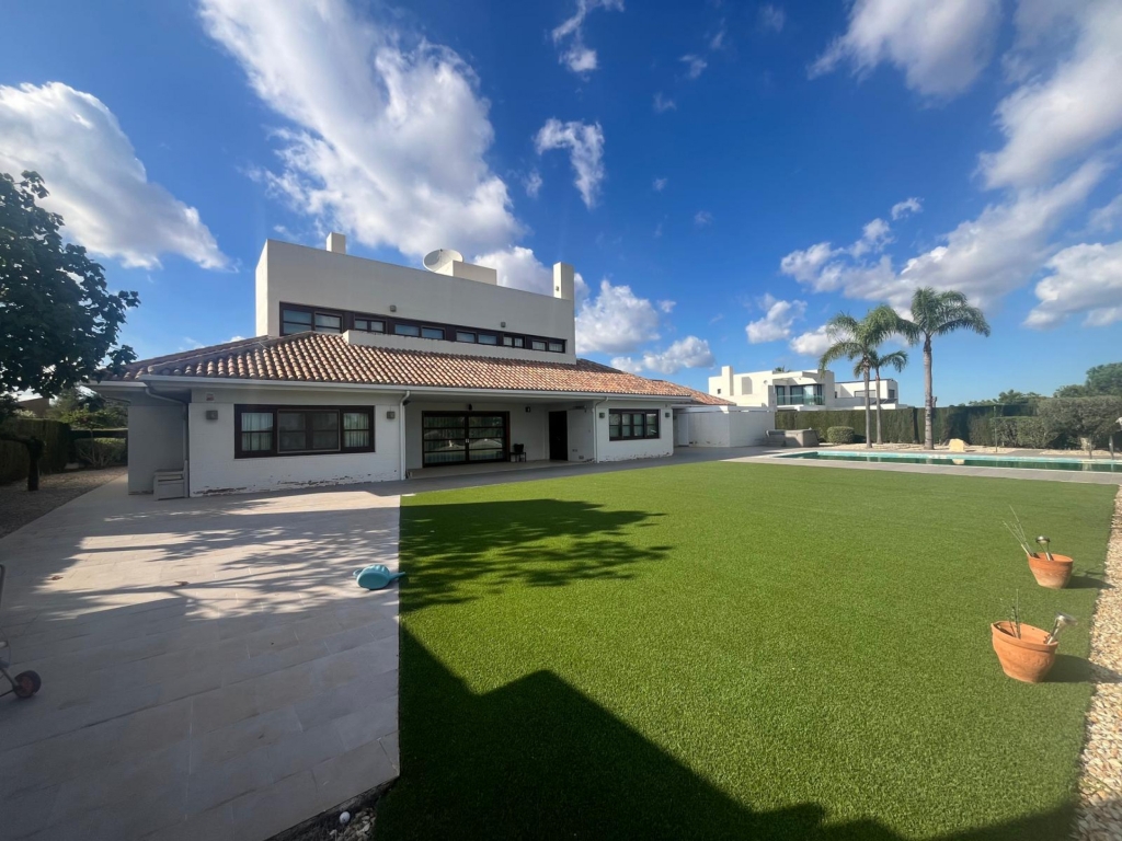 4 Bedroom 4 Bathroom Villa in Sucina