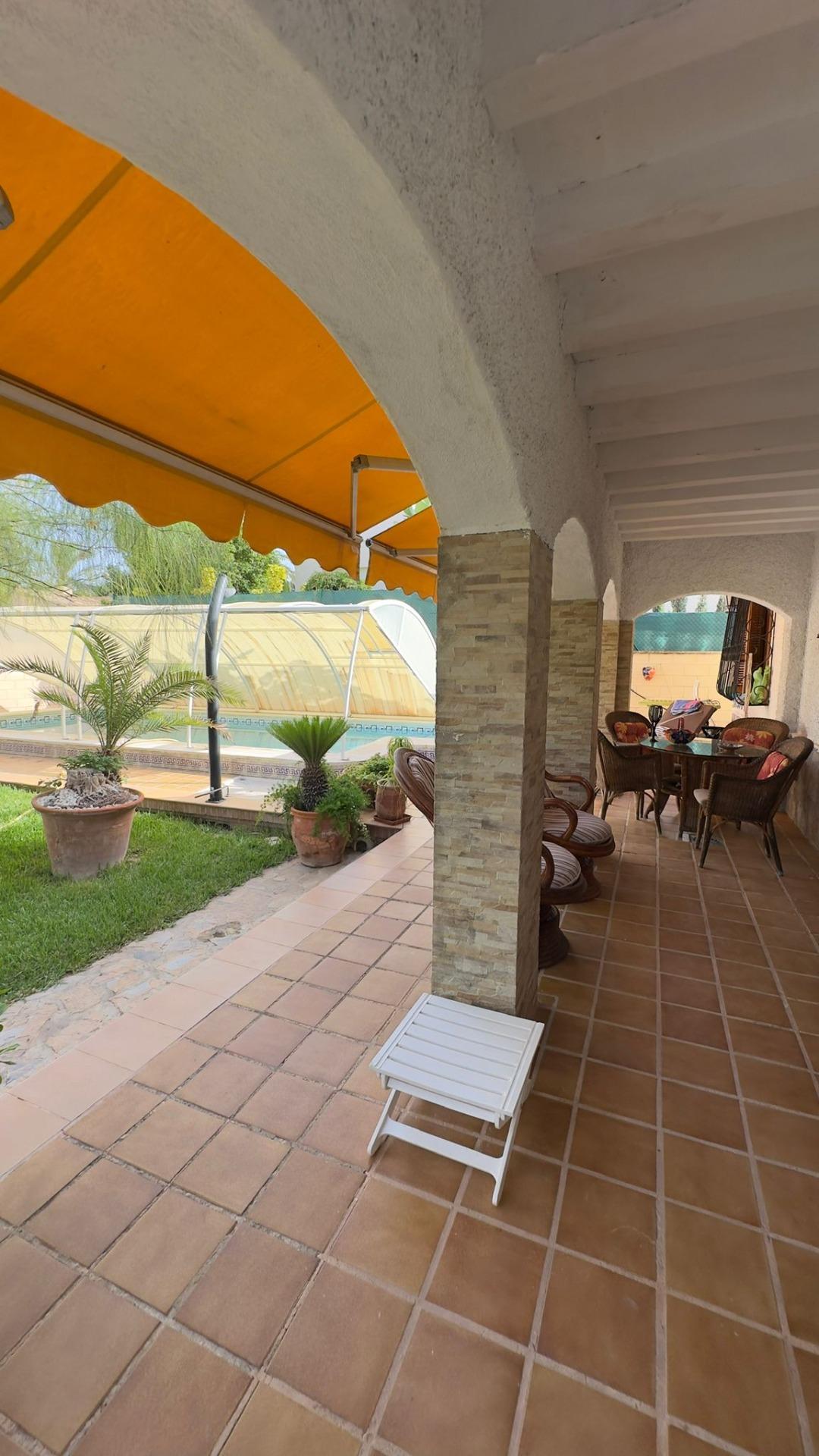 For sale - 4 Bedroom 2 Bathroom Villa in Orihuela Costa - Punta Prima  - Alicante