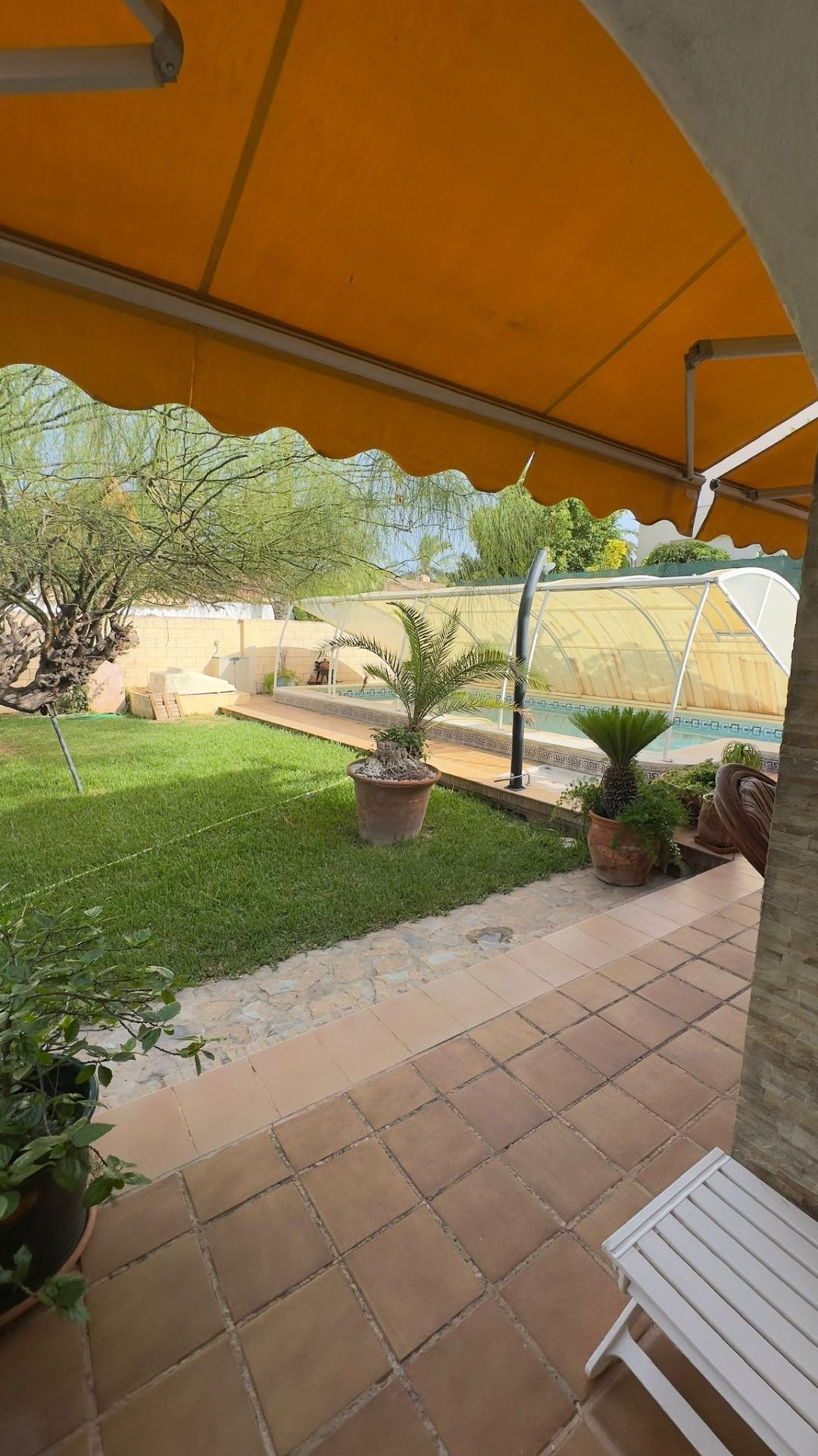 For sale - 4 Bedroom 2 Bathroom Villa in Orihuela Costa - Punta Prima  - Alicante