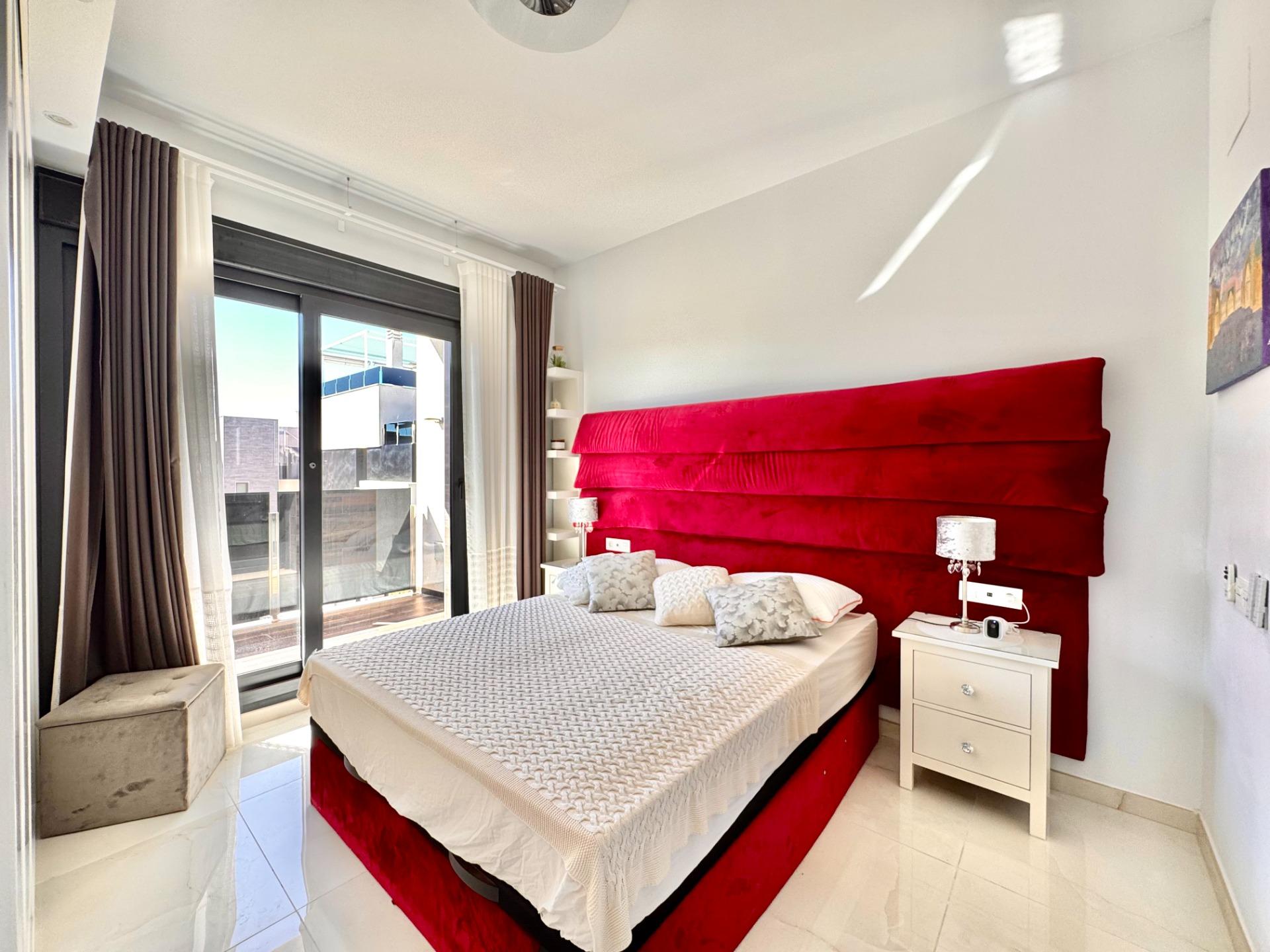 For sale - 4 Bedroom 4 Bathroom Villa in Orihuela Costa - Lomas De Cabo Roig  - Alicante