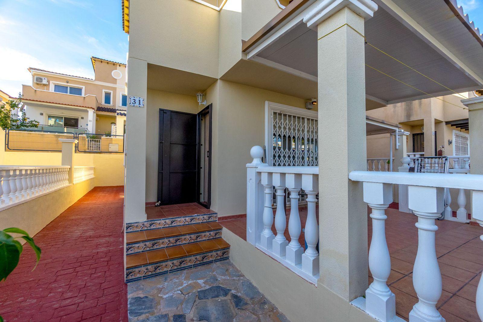 For sale - 3 Bedroom 2 Bathroom Town House in Orihuela Costa - Costa Blanca  - Alicante