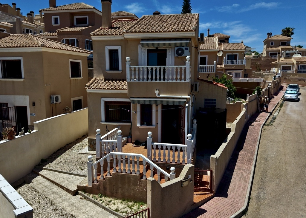 3 Bedroom 1 Bathroom Villa in Orihuela Costa