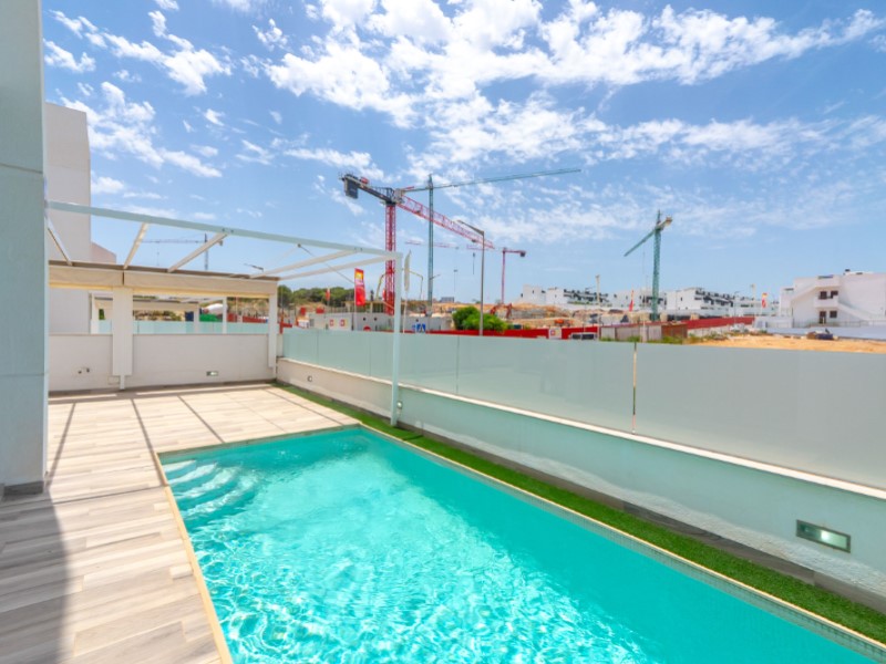 For sale - 4 Bedroom 3 Bathroom Villa in Torrevieja - Costa Blanca  - Alicante