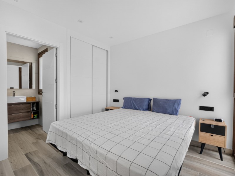 For sale - 4 Bedroom 3 Bathroom Villa in Torrevieja - Costa Blanca  - Alicante