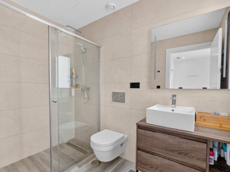 For sale - 4 Bedroom 3 Bathroom Villa in Torrevieja - Costa Blanca  - Alicante
