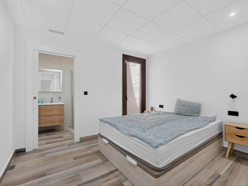 For sale - 4 Bedroom 3 Bathroom Villa in Torrevieja - Costa Blanca  - Alicante