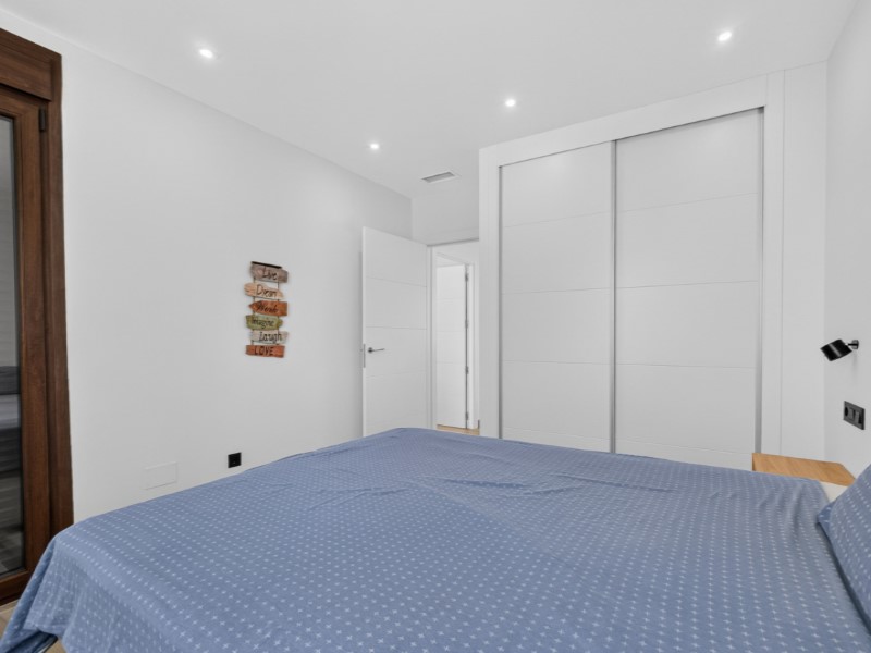For sale - 4 Bedroom 3 Bathroom Villa in Torrevieja - Costa Blanca  - Alicante