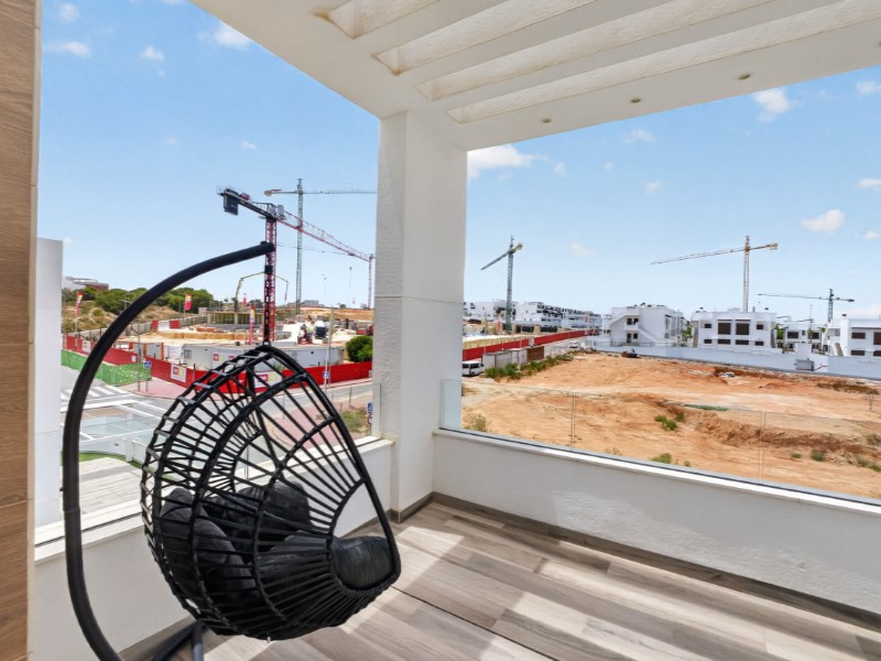 For sale - 4 Bedroom 3 Bathroom Villa in Torrevieja - Costa Blanca  - Alicante