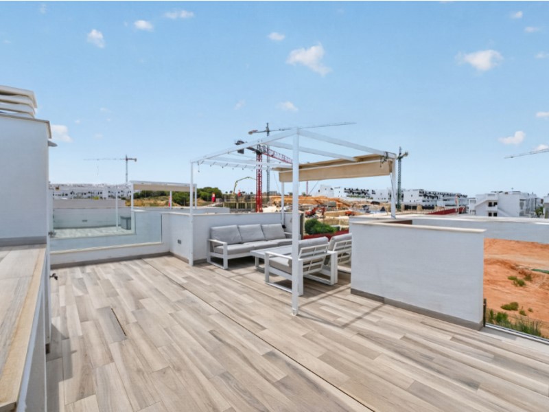 For sale - 4 Bedroom 3 Bathroom Villa in Torrevieja - Costa Blanca  - Alicante