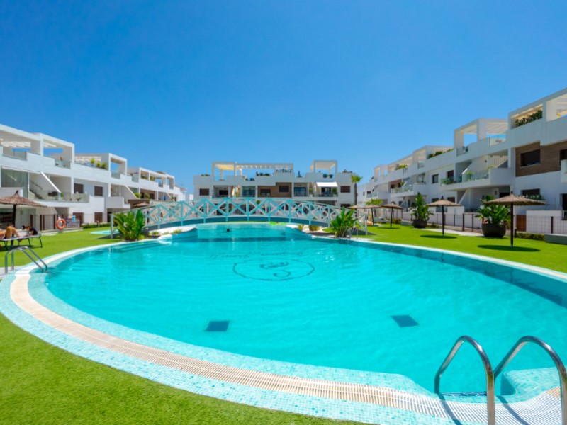For sale - 4 Bedroom 3 Bathroom Villa in Torrevieja - Costa Blanca  - Alicante