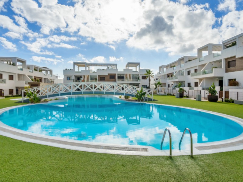 For sale - 4 Bedroom 3 Bathroom Villa in Torrevieja - Costa Blanca  - Alicante
