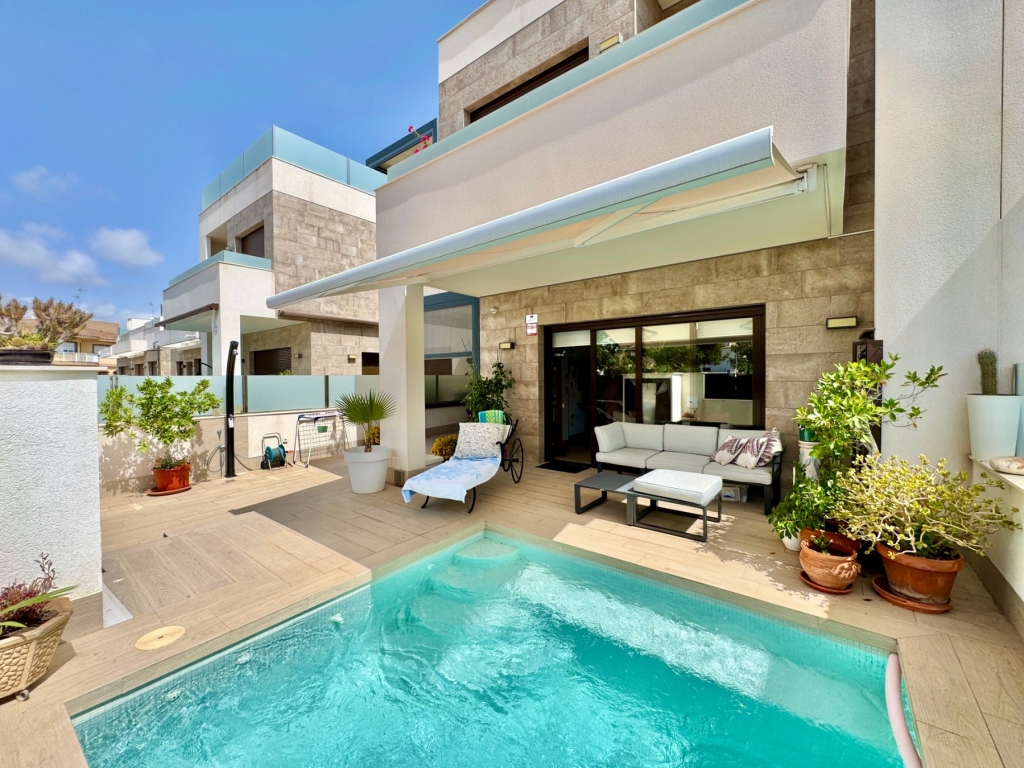3 Bedroom 3 Bathroom Town House in San Pedro del Pinatar