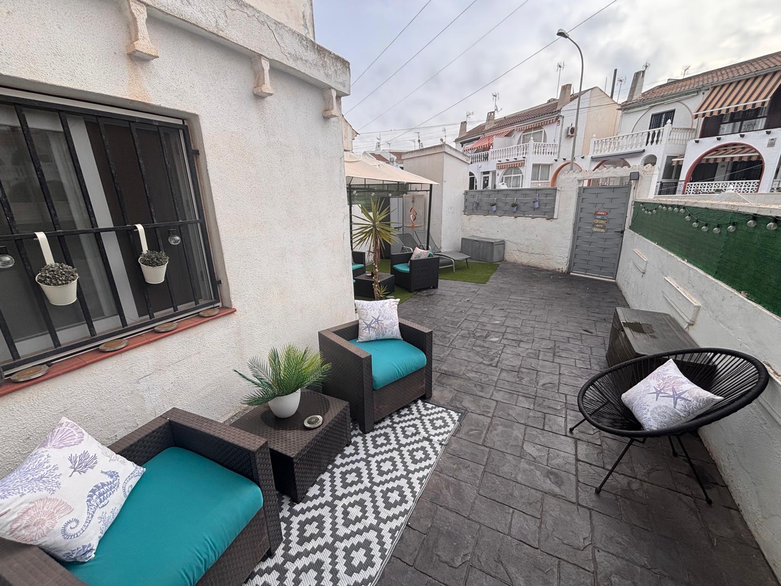 For sale - 2 Bedroom 1 Bathroom Apartment in Torrevieja - Costa Blanca  - Alicante