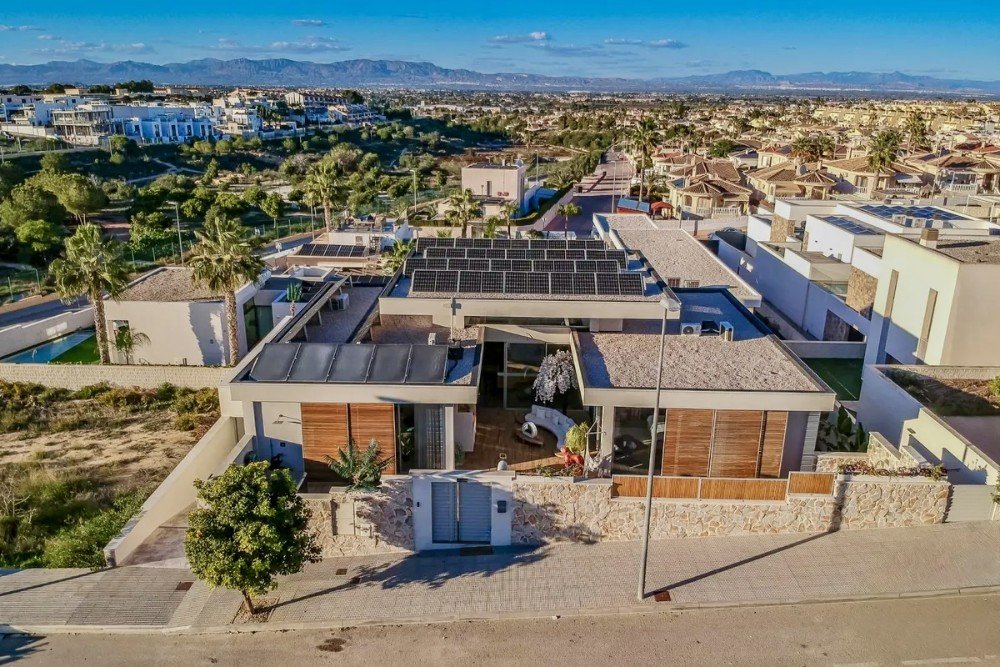 For sale - 4 Bedroom 3 Bathroom Villa in Benijofar - Costa Blanca  - Alicante
