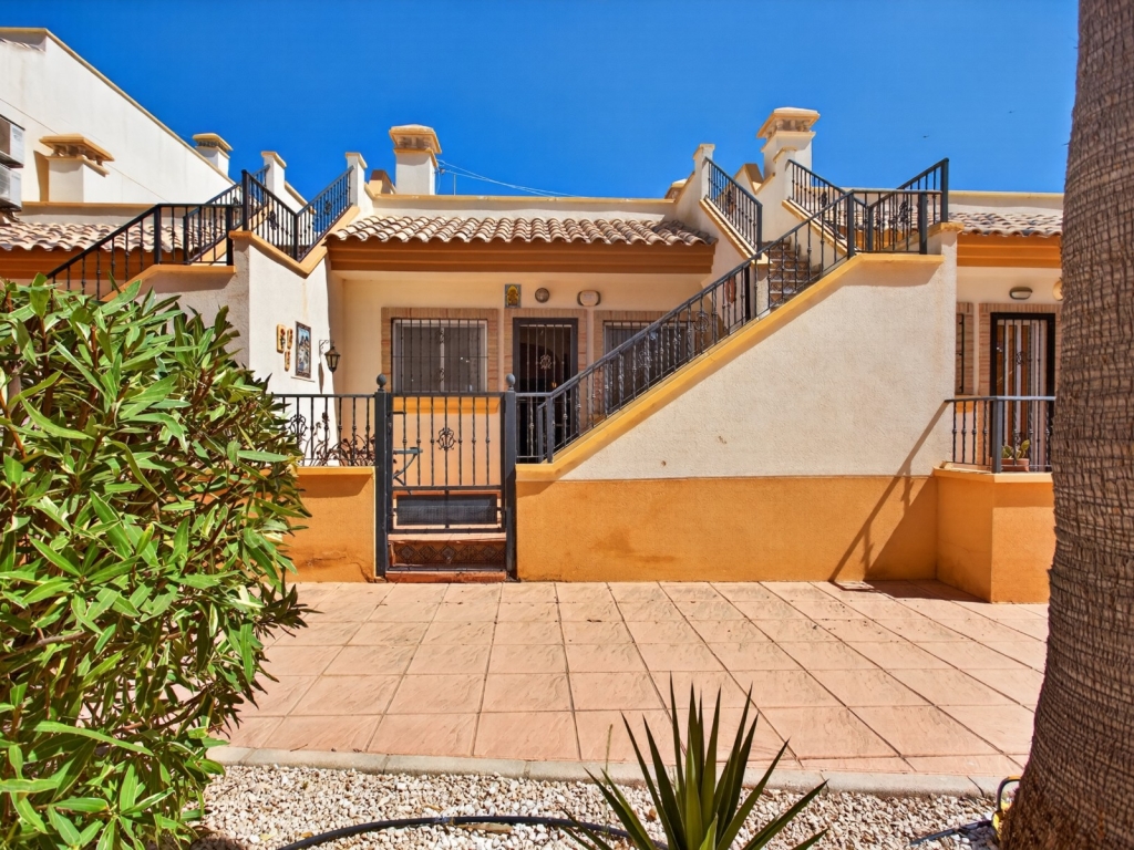 2 Bedroom 2 Bathroom Villa in Villamartin