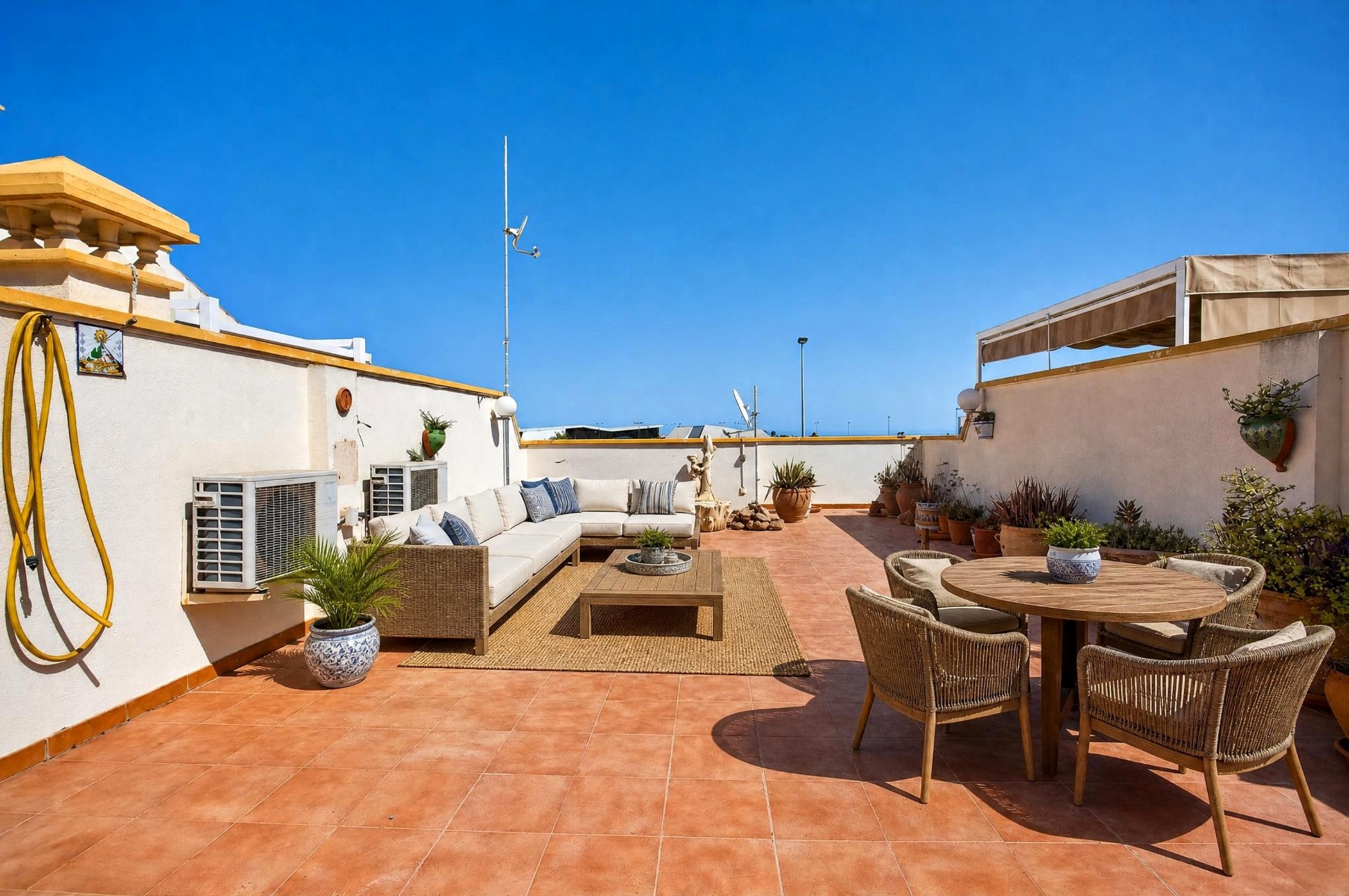 For sale - 2 Bedroom 2 Bathroom Villa in Villamartin - Costa Blanca  - Alicante