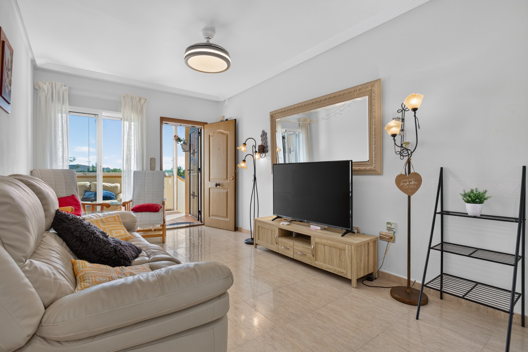 For sale - 2 Bedroom 2 Bathroom Villa in Villamartin - Costa Blanca  - Alicante