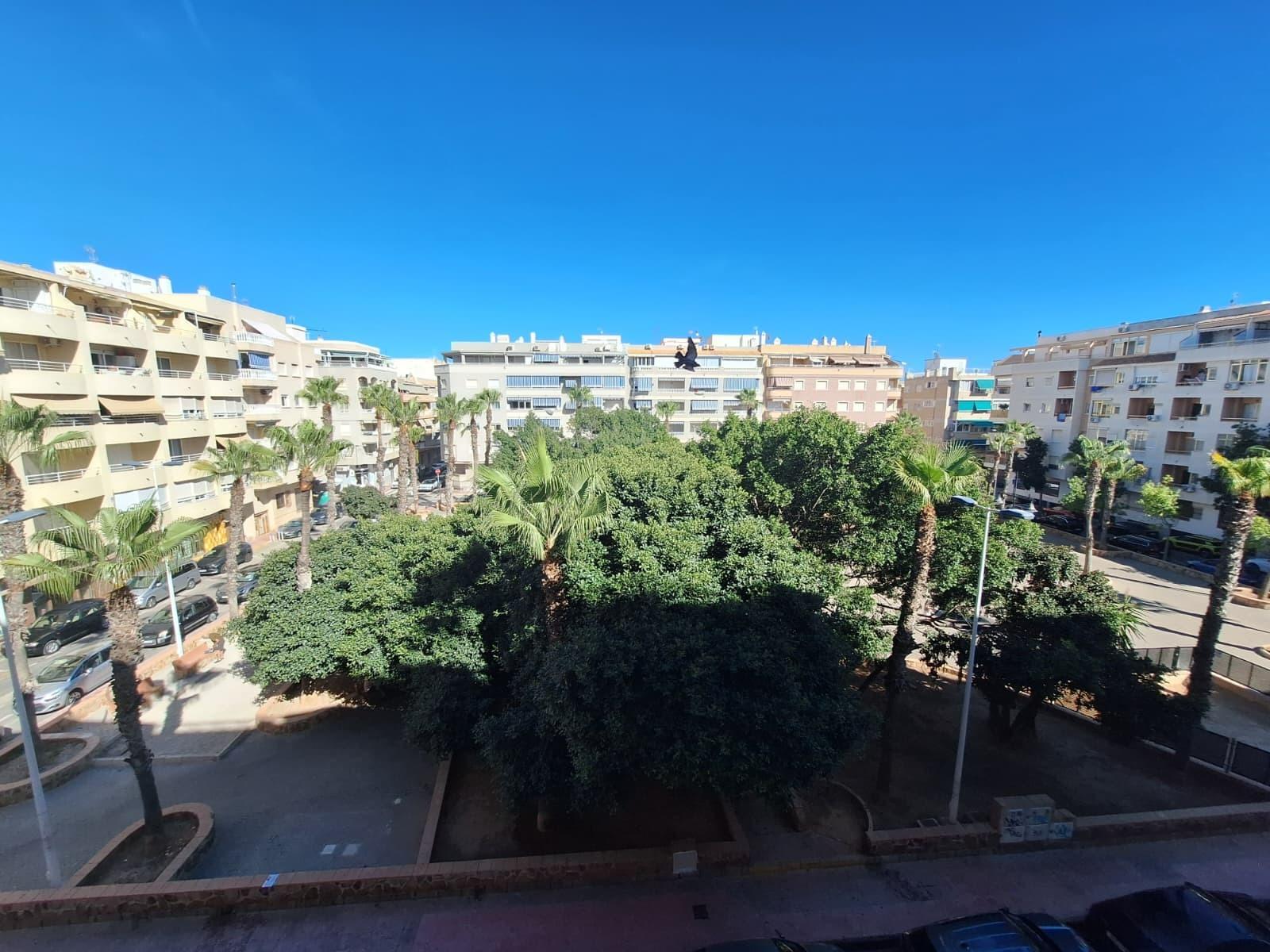 For sale - 2 Bedroom 1 Bathroom Apartment in Torrevieja - Playa Del Cura  - Alicante