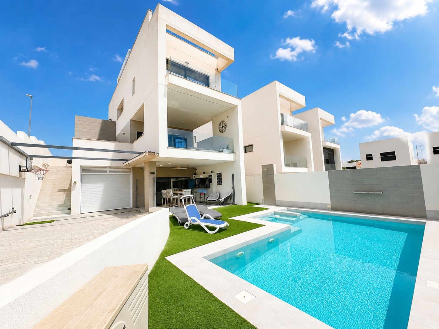 For sale - 4 Bedroom 4 Bathroom Villa in Benijofar - Costa Blanca  - Alicante