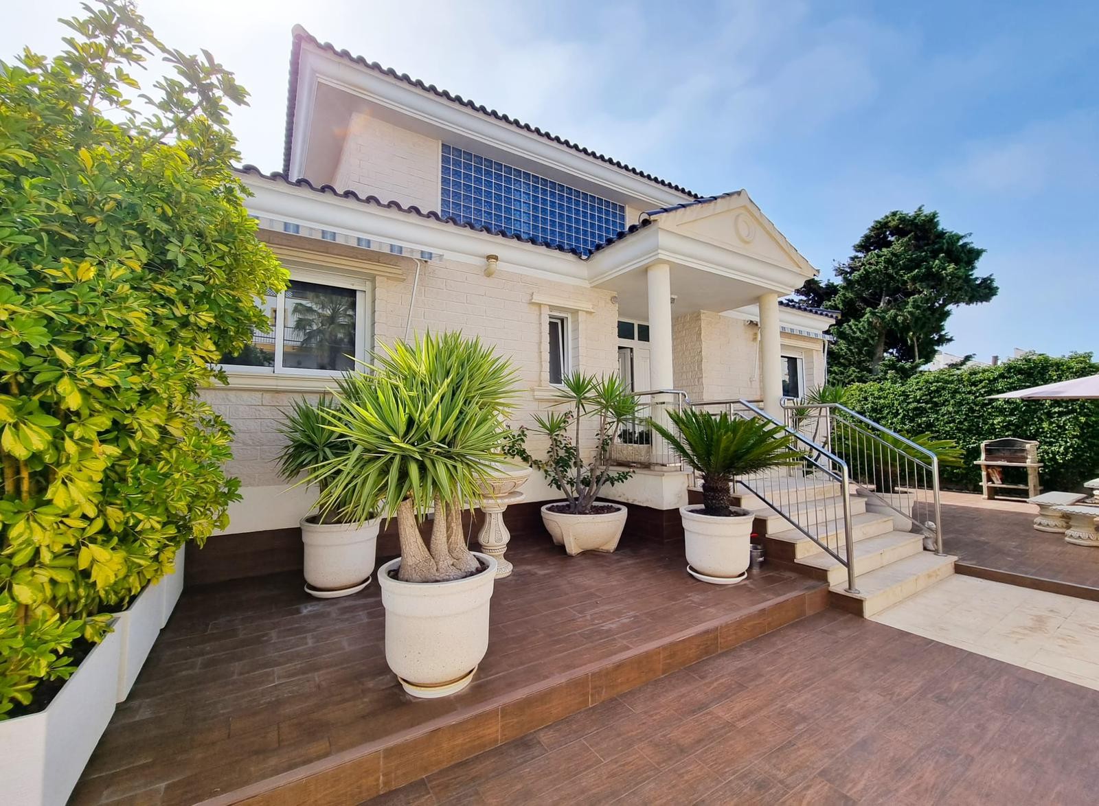 For sale - 5 Bedroom 4 Bathroom Villa in Torrevieja - Costa Blanca  - Alicante