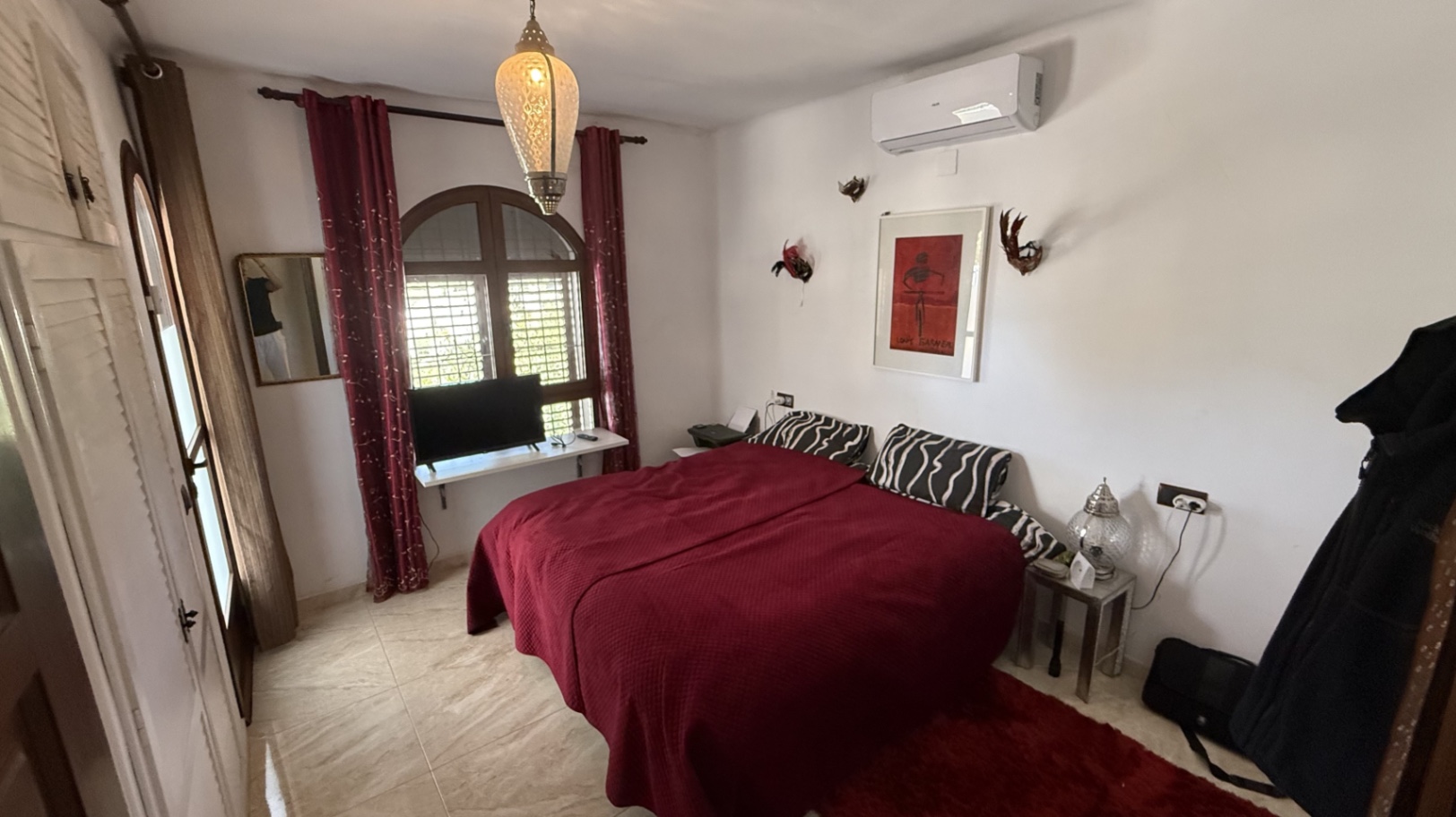 For sale - 4 Bedroom 2 Bathroom Villa in Orihuela - Inland  - Alicante