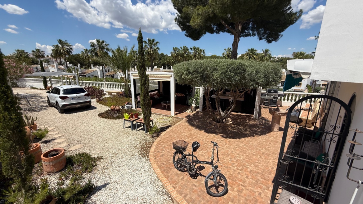 For sale - 4 Bedroom 2 Bathroom Villa in Orihuela - Inland  - Alicante