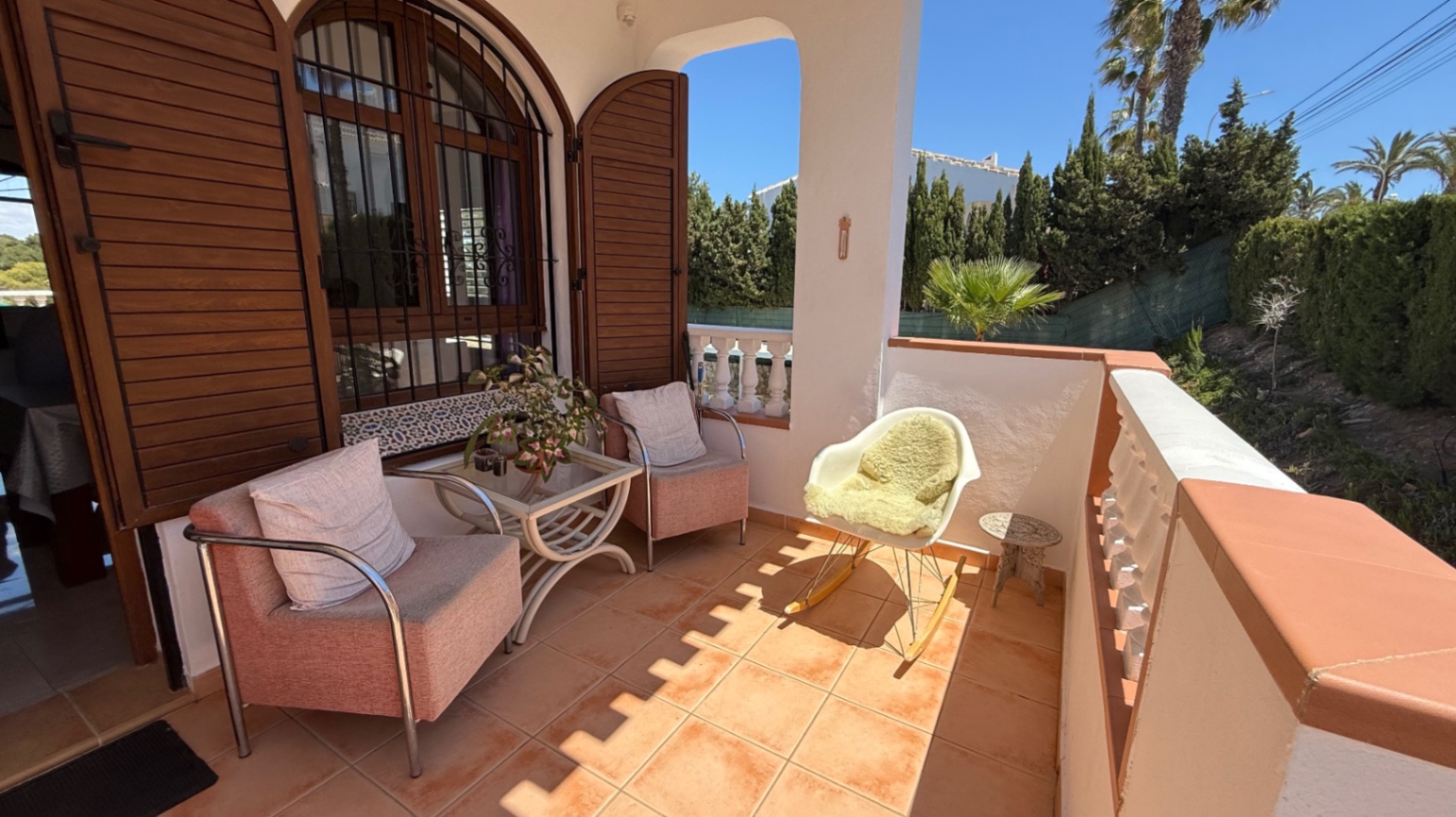 For sale - 4 Bedroom 2 Bathroom Villa in Orihuela - Inland  - Alicante