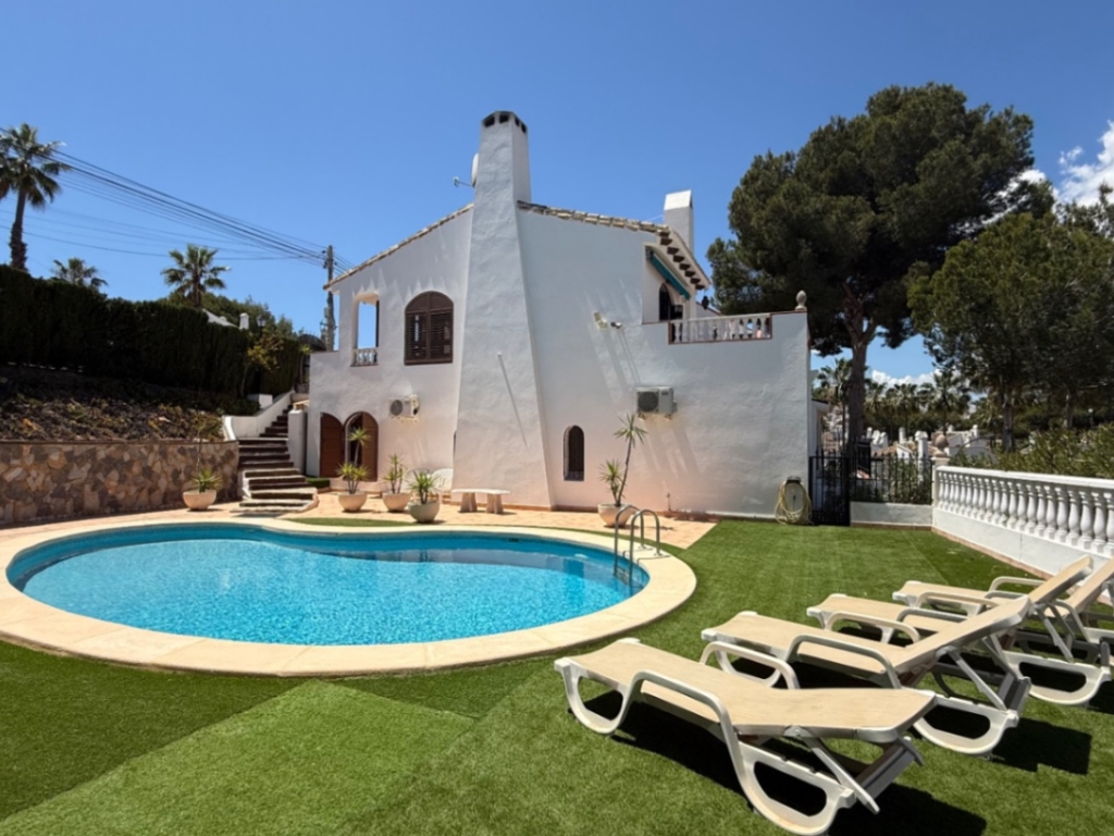 4 Bedroom 2 Bathroom Villa in Orihuela
