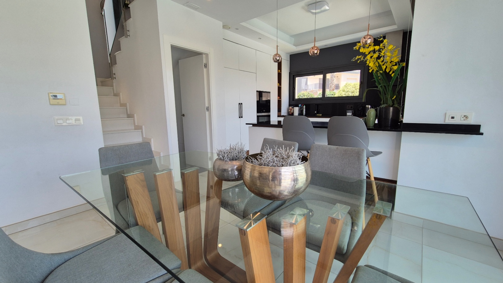 For sale - 4 Bedroom 4 Bathroom Villa in Torrevieja - Costa Blanca  - Alicante