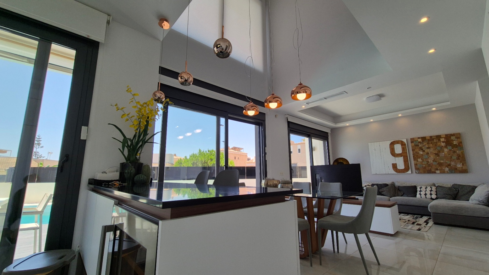 For sale - 4 Bedroom 4 Bathroom Villa in Torrevieja - Costa Blanca  - Alicante