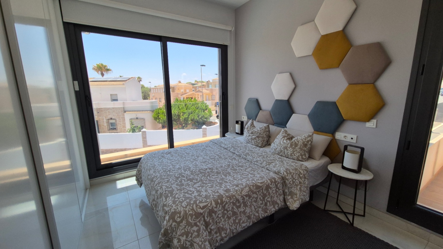 For sale - 4 Bedroom 4 Bathroom Villa in Torrevieja - Costa Blanca  - Alicante