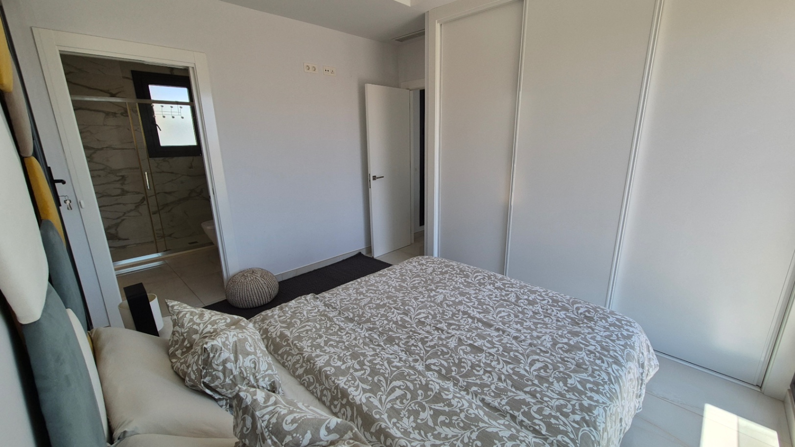For sale - 4 Bedroom 4 Bathroom Villa in Torrevieja - Costa Blanca  - Alicante