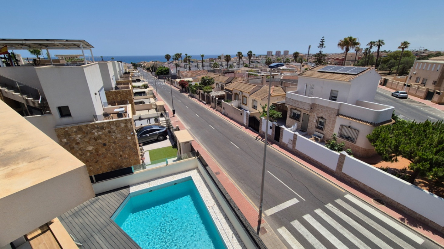 For sale - 4 Bedroom 4 Bathroom Villa in Torrevieja - Costa Blanca  - Alicante