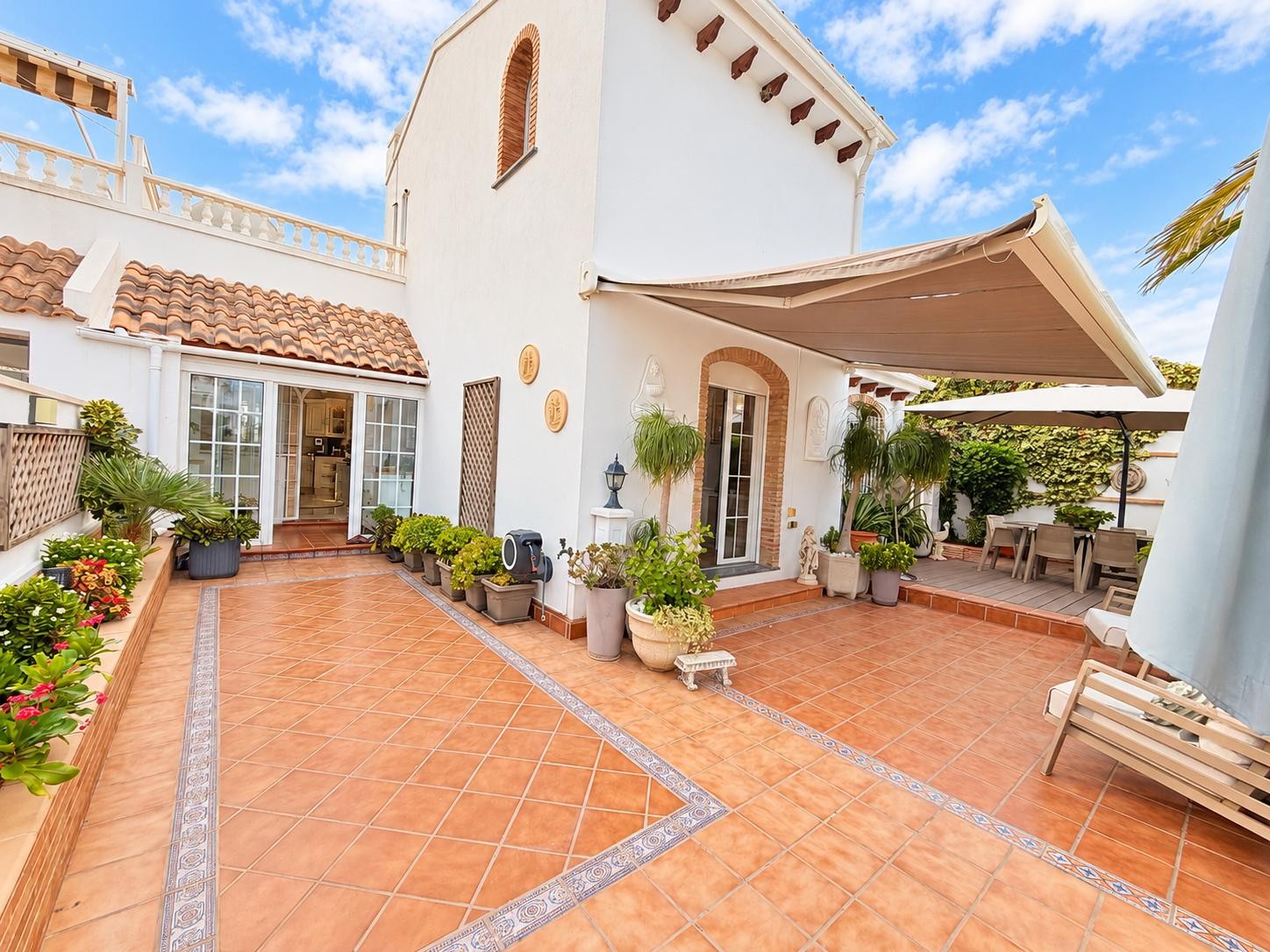 For sale - 3 Bedroom 2 Bathroom Villa in Villamartin - Costa Blanca  - Alicante