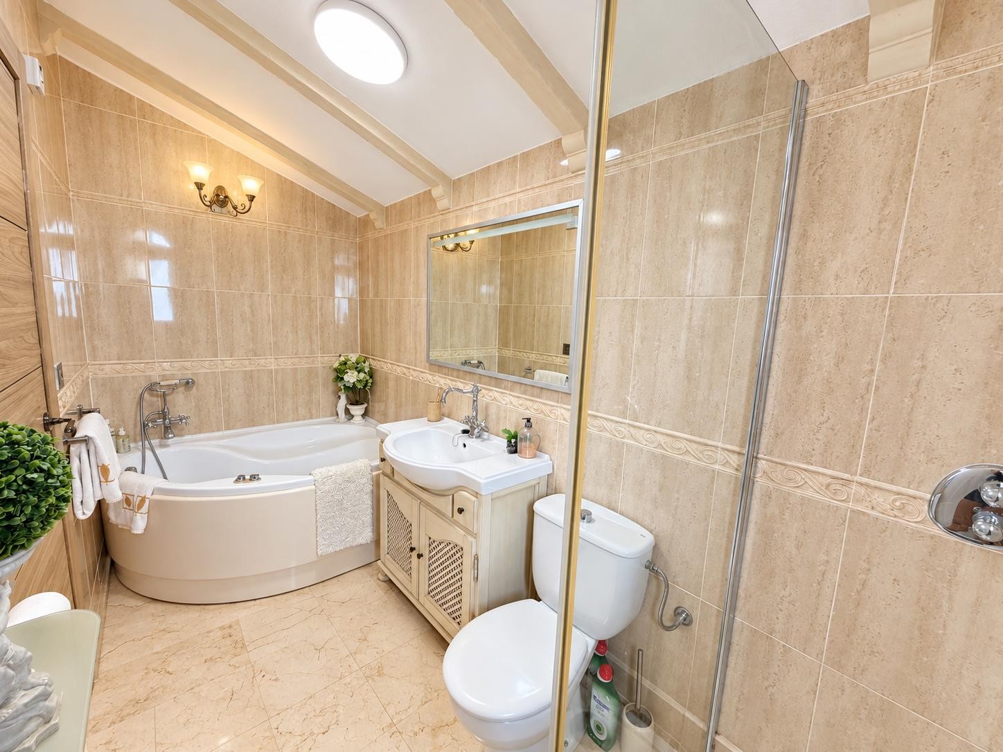 For sale - 3 Bedroom 2 Bathroom Villa in Villamartin - Costa Blanca  - Alicante