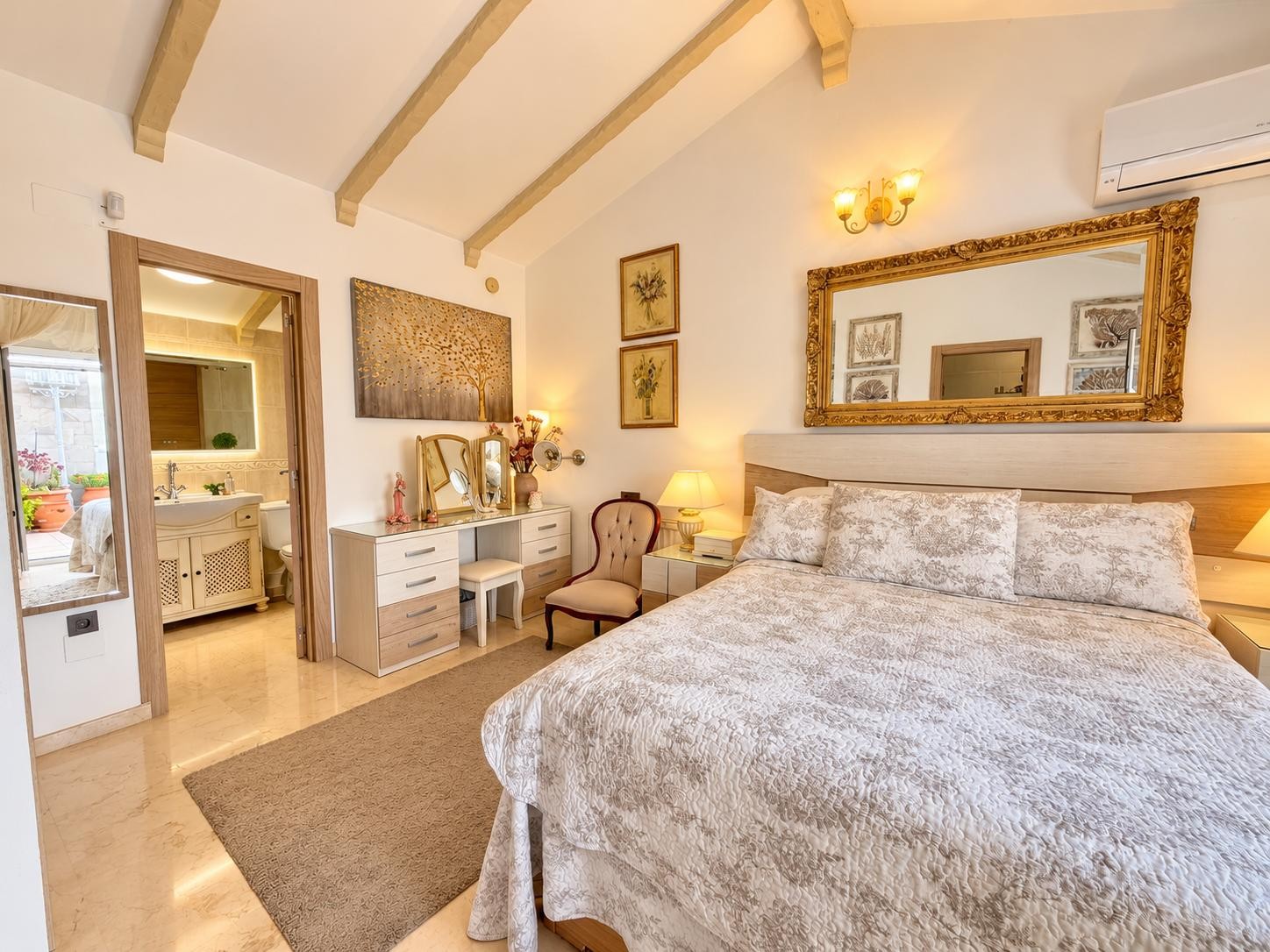 For sale - 3 Bedroom 2 Bathroom Villa in Villamartin - Costa Blanca  - Alicante
