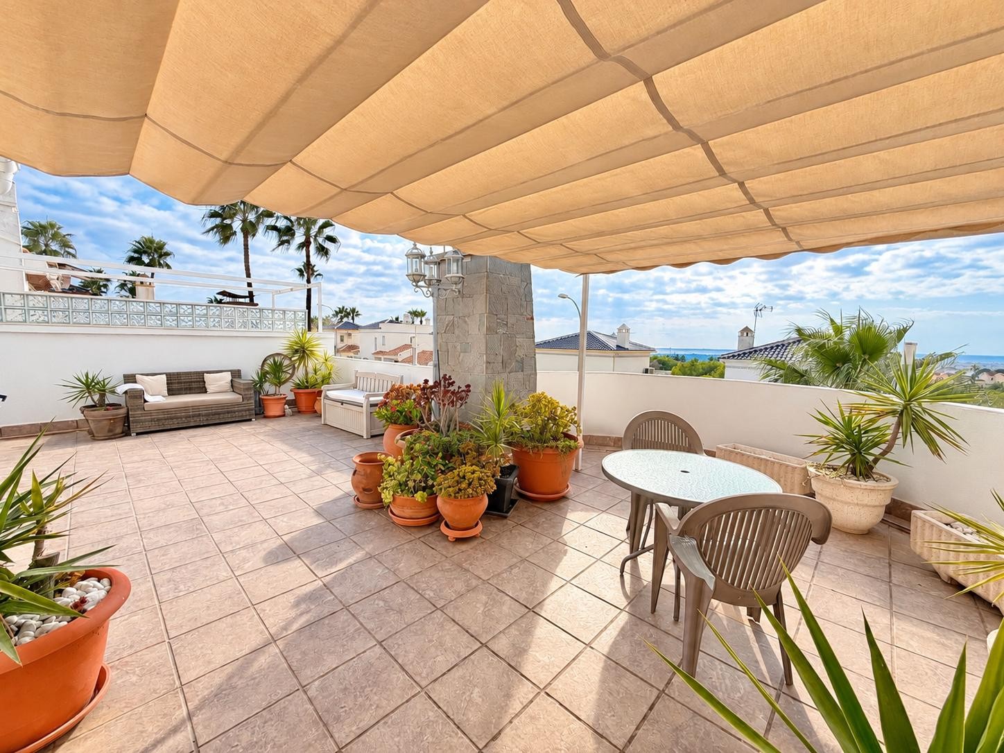 For sale - 3 Bedroom 2 Bathroom Villa in Villamartin - Costa Blanca  - Alicante