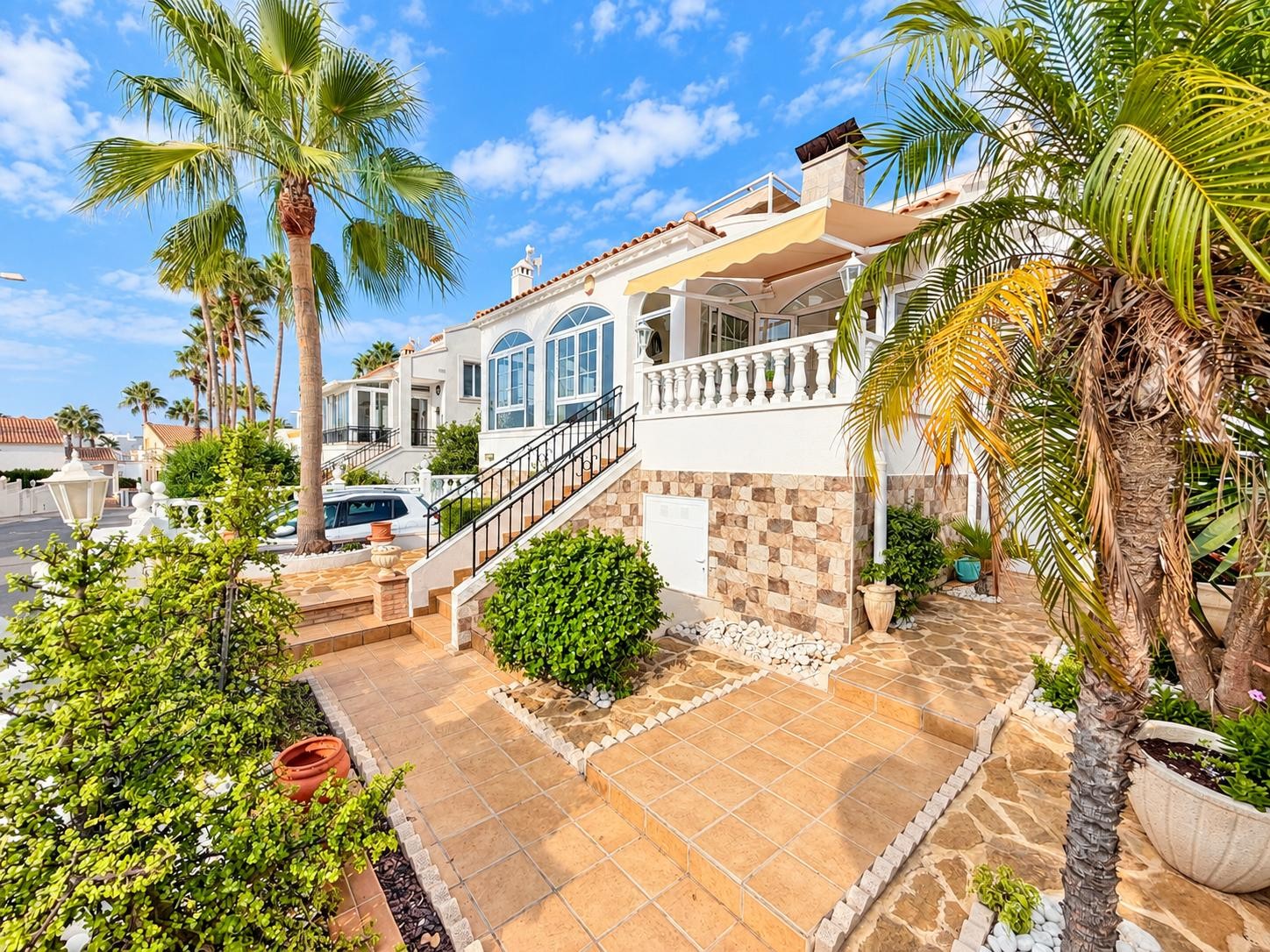 For sale - 3 Bedroom 2 Bathroom Villa in Villamartin - Costa Blanca  - Alicante