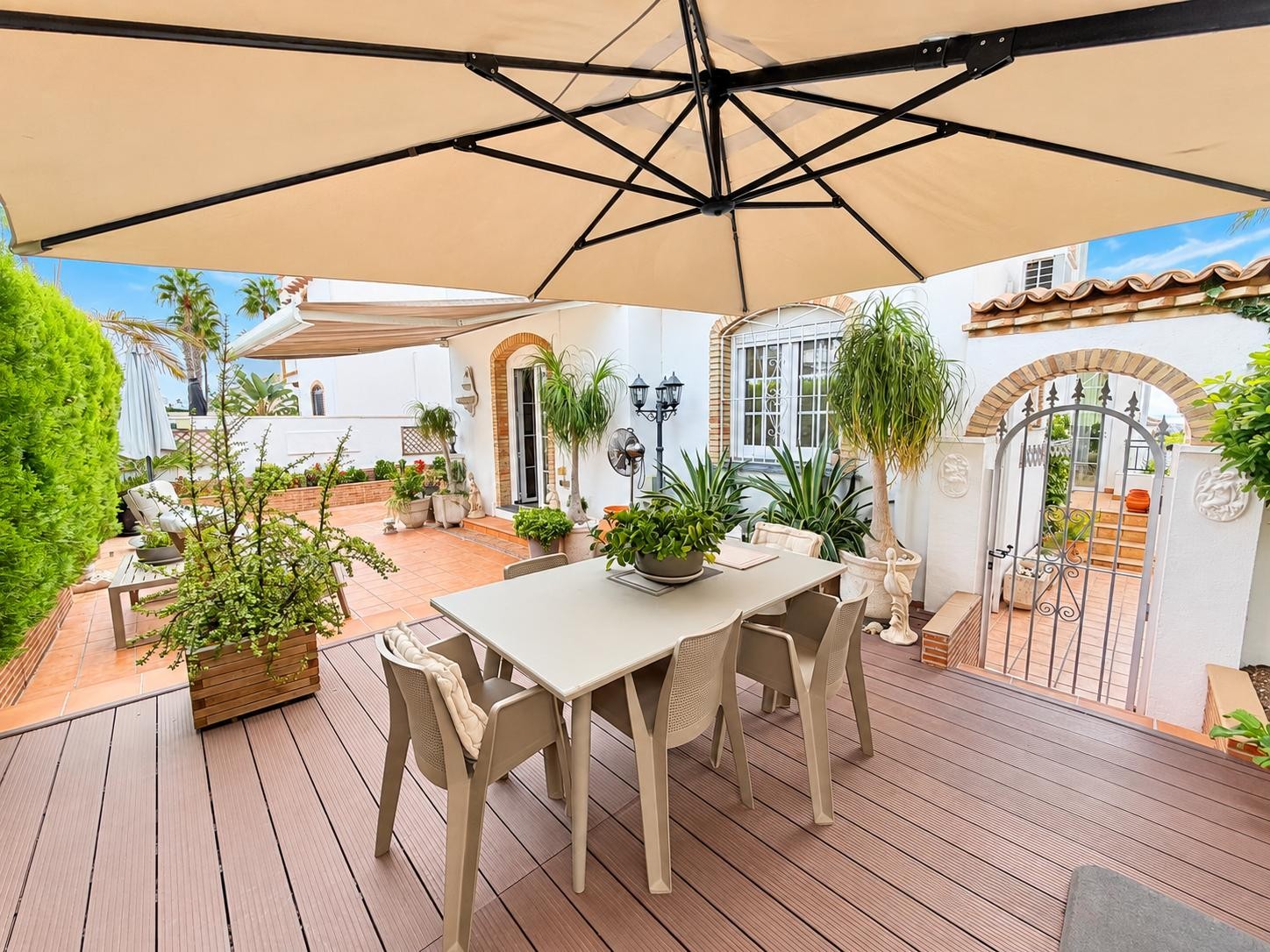 For sale - 3 Bedroom 2 Bathroom Villa in Villamartin - Costa Blanca  - Alicante