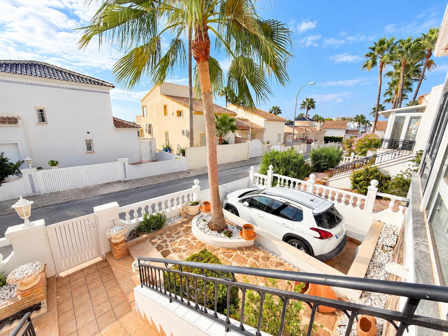 For sale - 3 Bedroom 2 Bathroom Villa in Villamartin - Costa Blanca  - Alicante