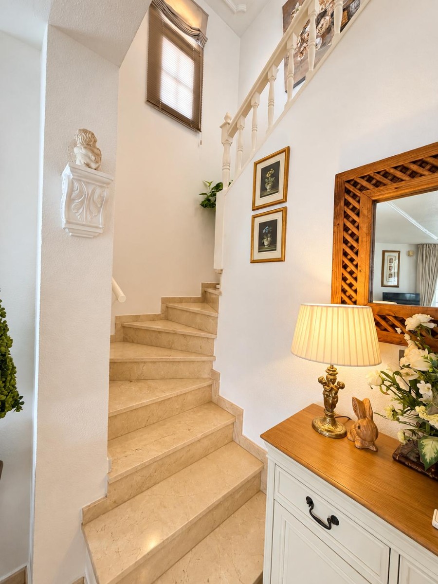 For sale - 3 Bedroom 2 Bathroom Villa in Villamartin - Costa Blanca  - Alicante