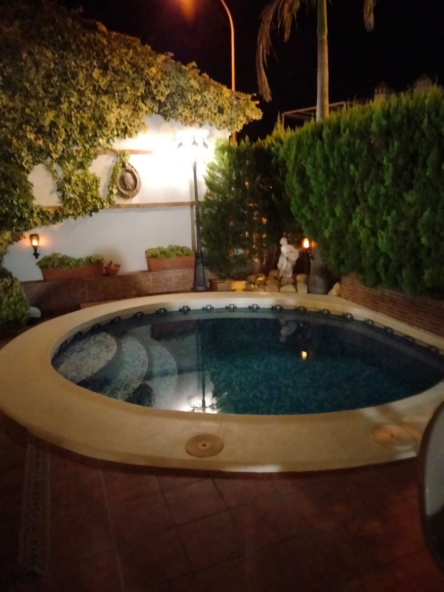 For sale - 3 Bedroom 2 Bathroom Villa in Villamartin - Costa Blanca  - Alicante